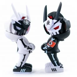 IamRetro.com Ghost Complex Black + White MEGA-TEQ63 By Martian Toys X Quiccs