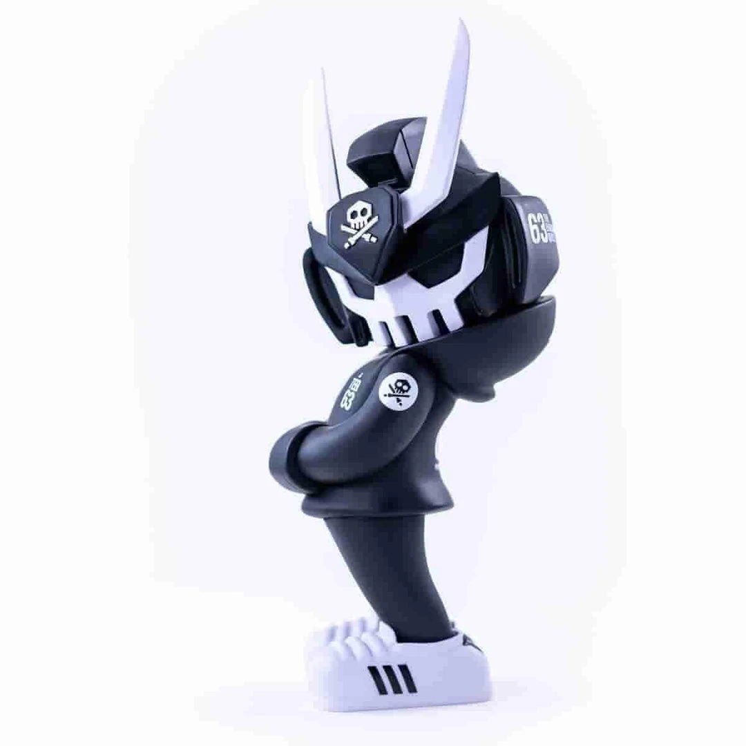 MEGA TEQ 63 Black - 12.5 Inch Medium Art Figure By Martian Toys X Quiccs