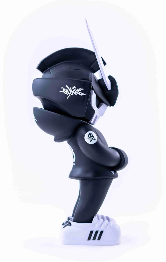 MEGA TEQ 63 Black - 12.5 Inch Medium Art Figure By Martian Toys X Quiccs