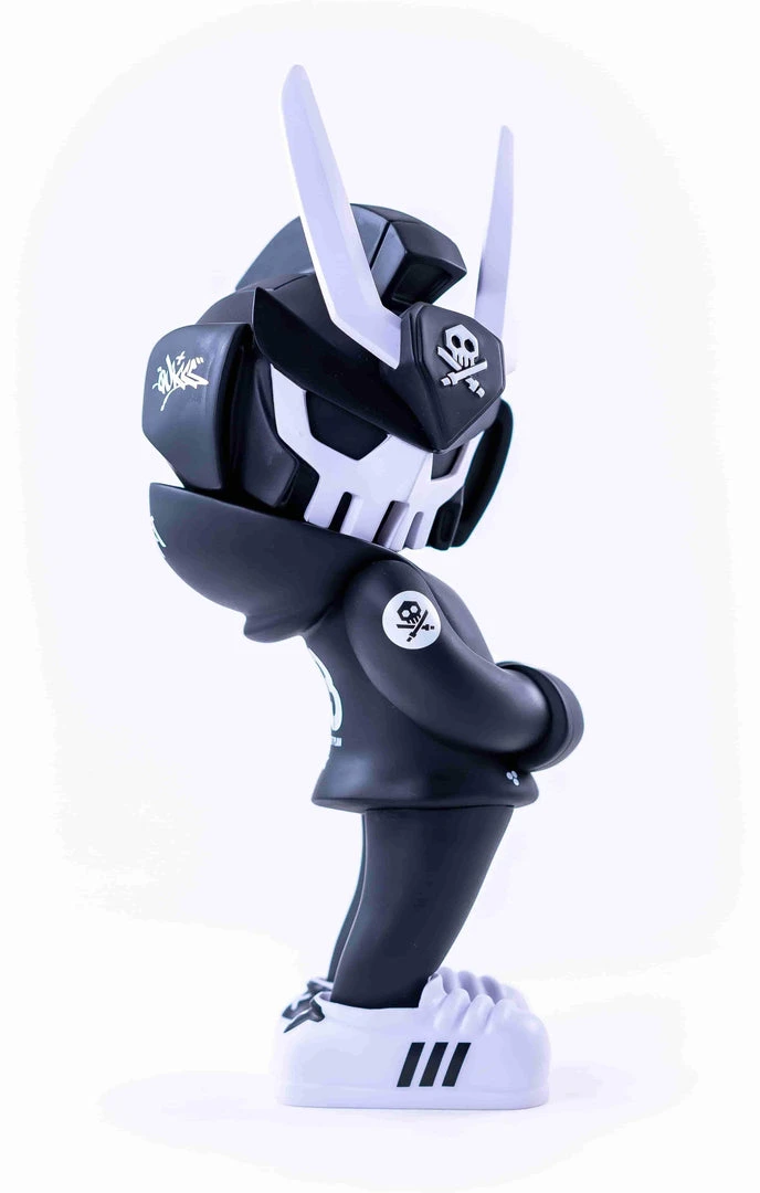 MEGA TEQ 63 Black - 12.5 Inch Medium Art Figure By Martian Toys X Quiccs