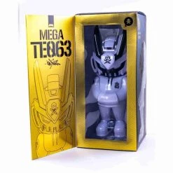 MEGA TEQ 63 White - 12.5 Inch Medium Art Figure By Martian Toys X Quiccs